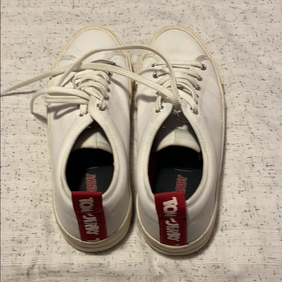 Shoes - Picture 1 of 3